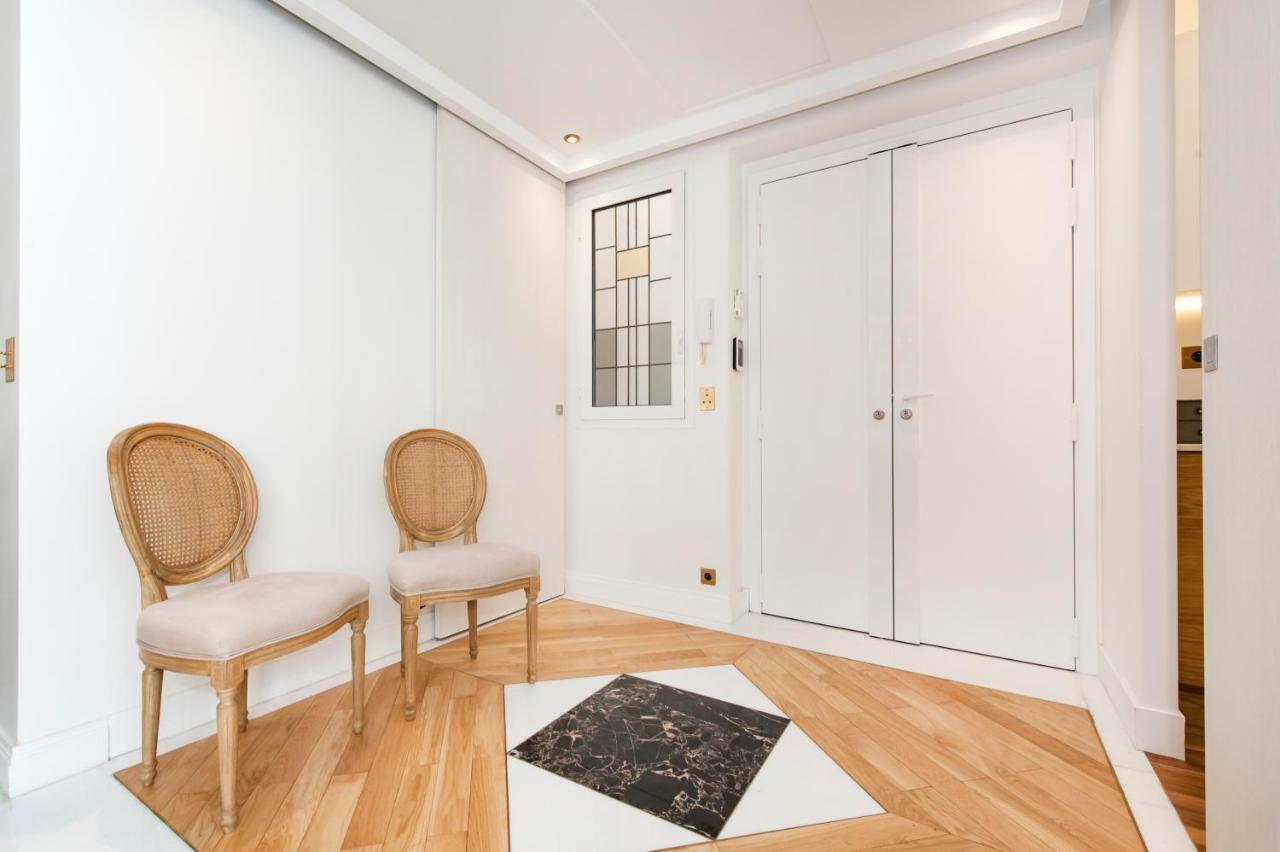 Luxury Montaigne Apartment París Exterior foto